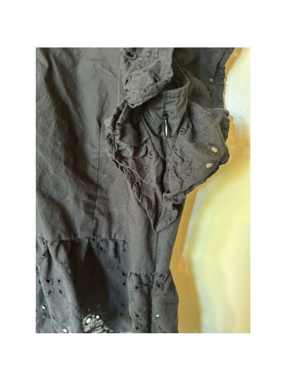 Women's WHO WHAT WEAR Black Eyelet Ruffle Blouse Size L - Picture 5 of 6